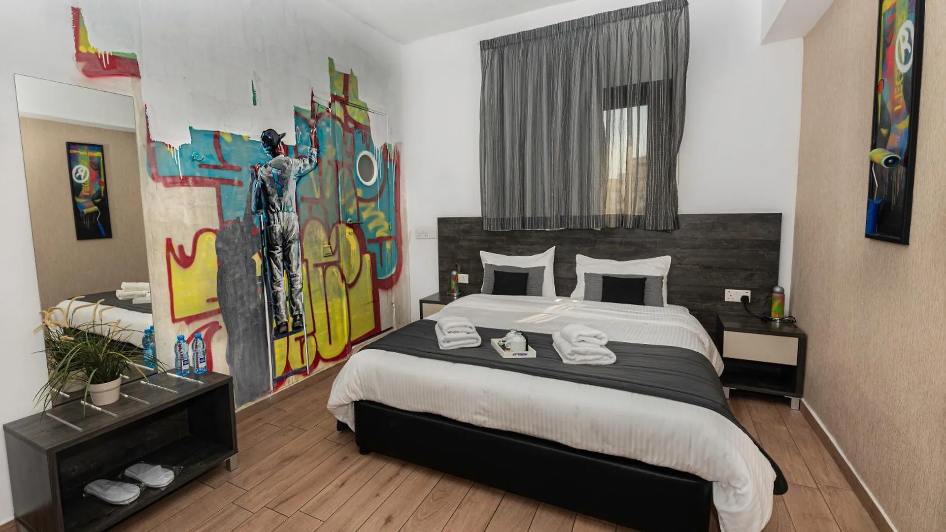 Rise Street Art Hotel لارنكا