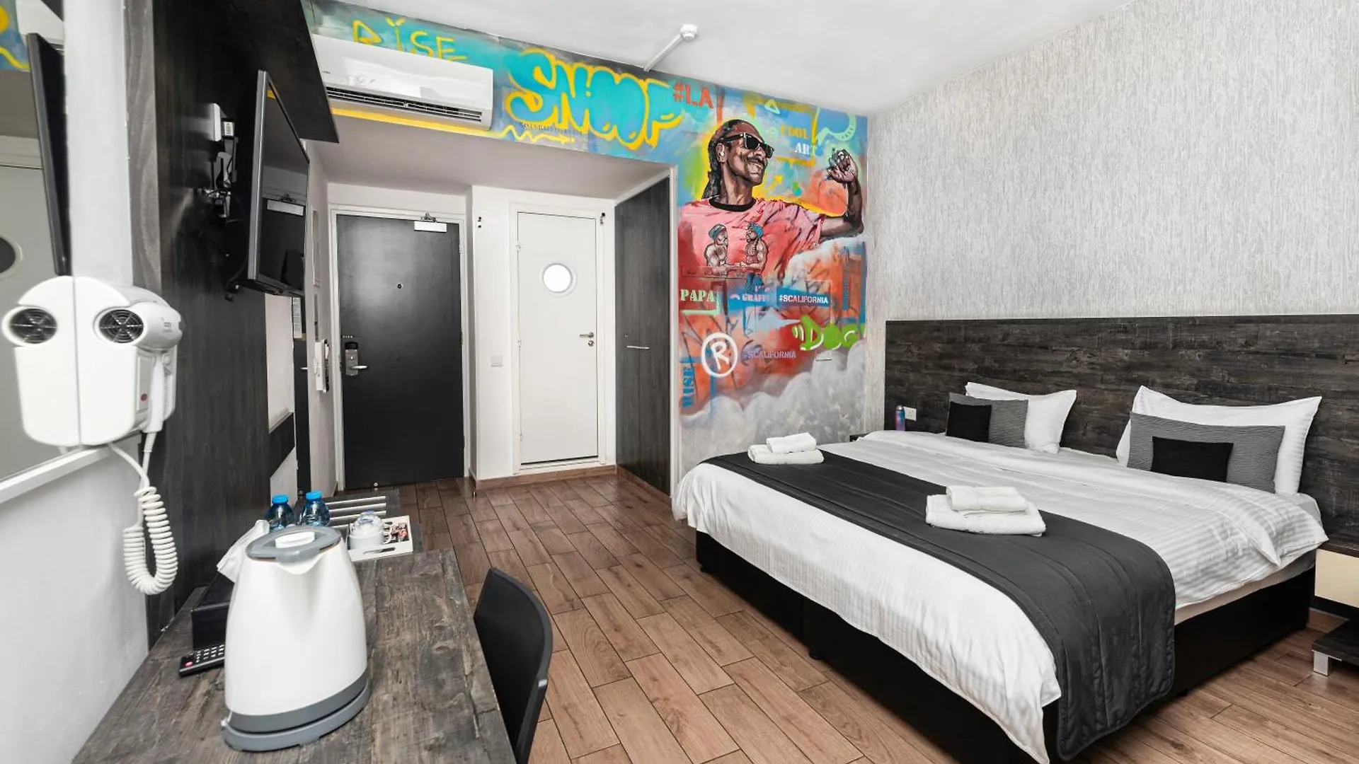 Rise Street Art Hotel لارنكا 3*,  قبرص