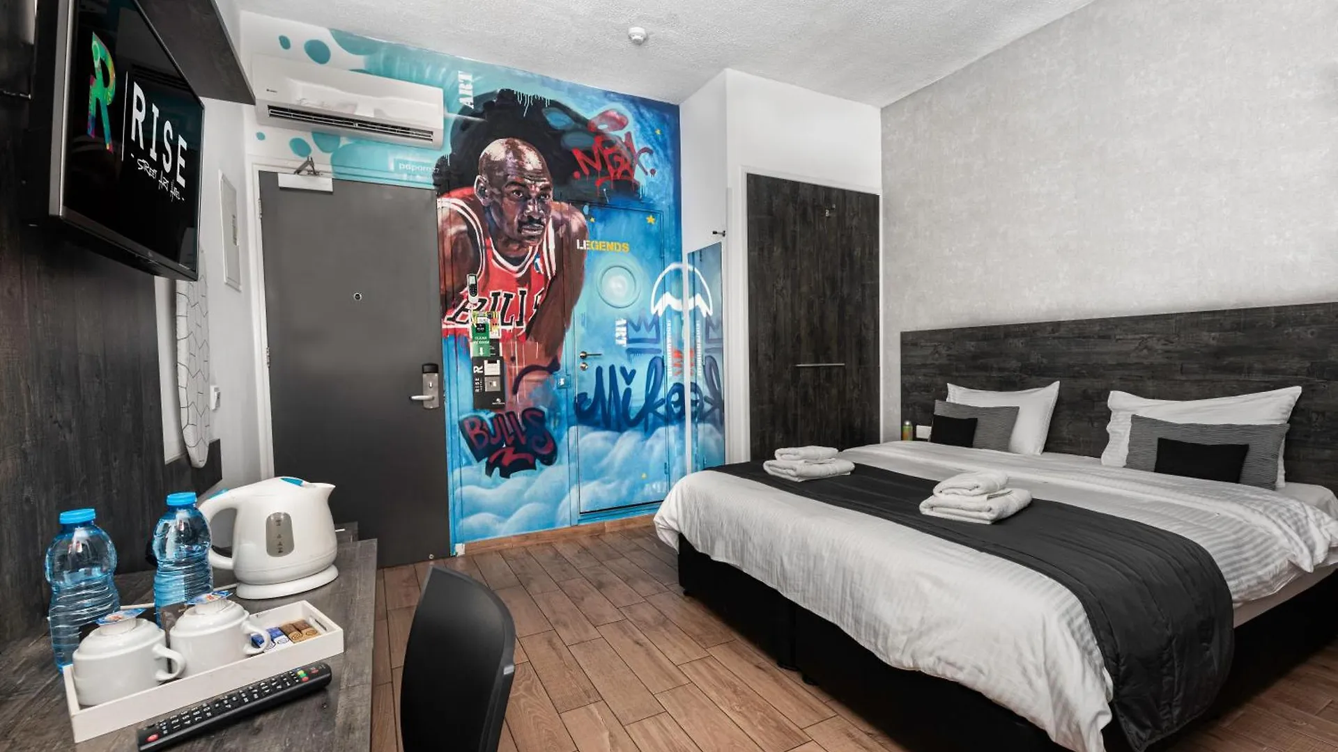 Rise Street Art Hotel لارنكا