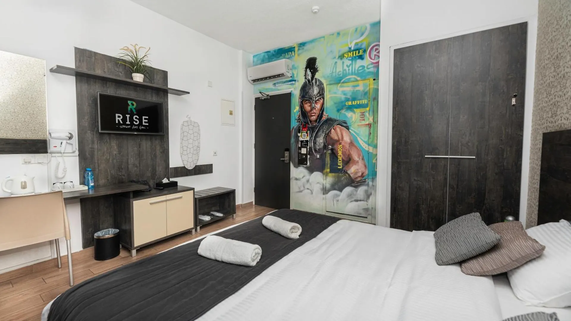 Rise Street Art Hotel لارنكا قبرص