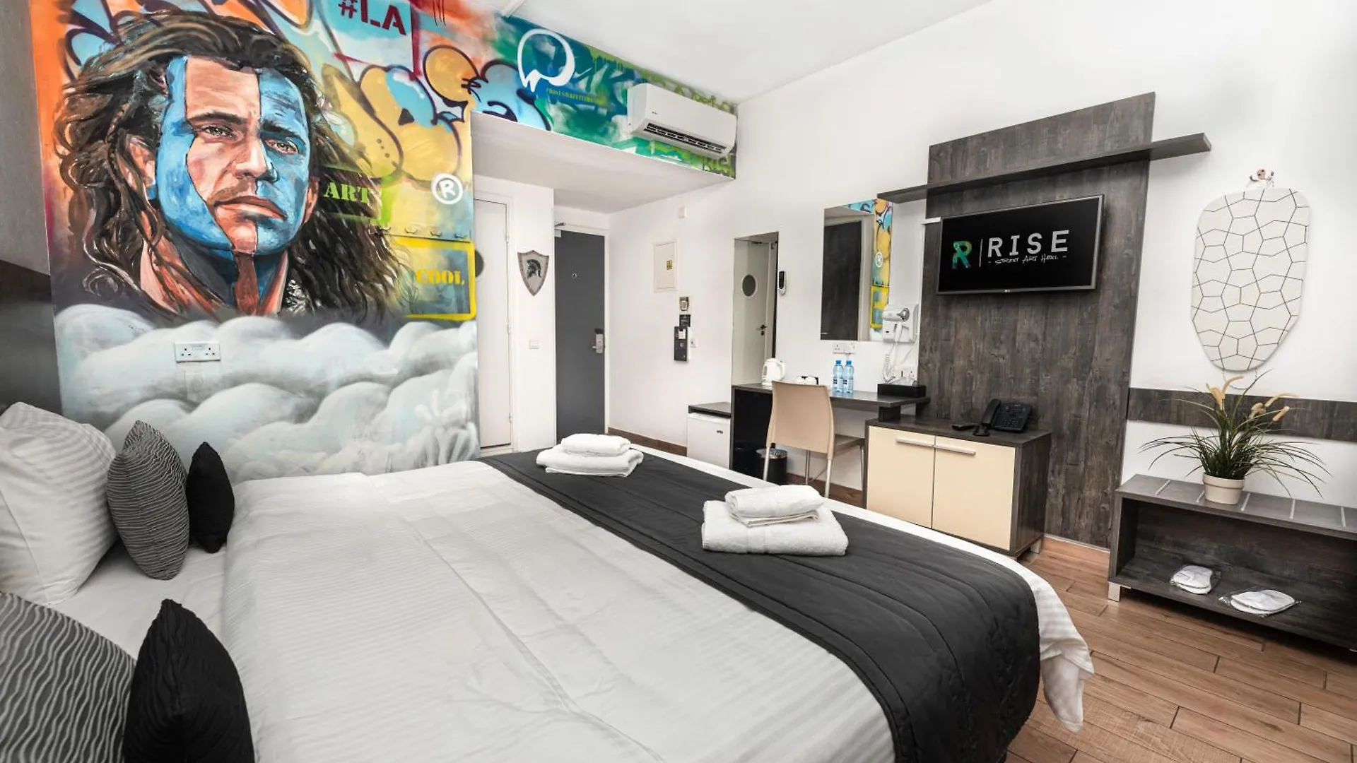 Rise Street Art Hotel لارنكا 3*,  قبرص