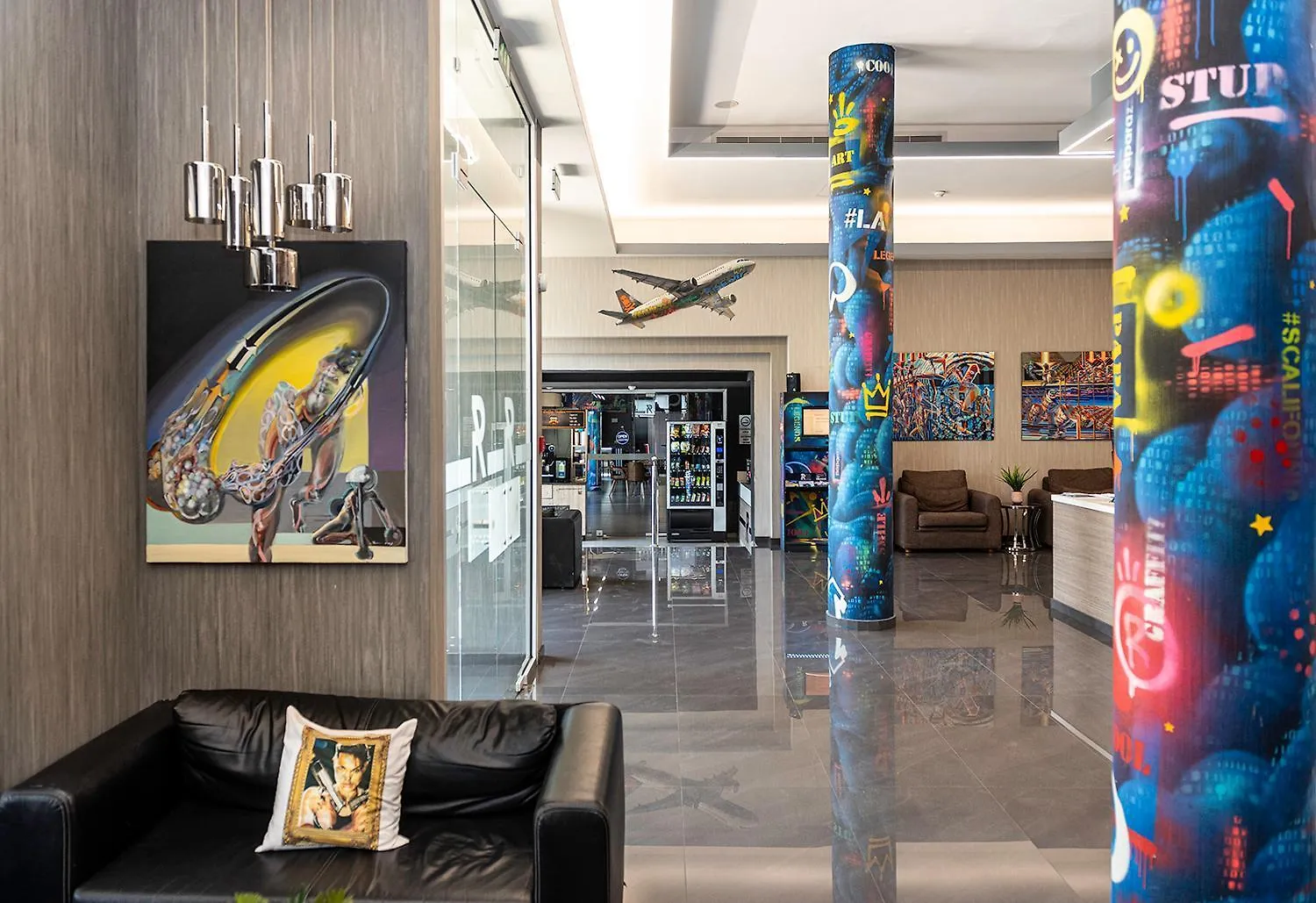 Rise Street Art Hotel لارنكا